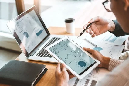 Laptop and tablet display analytical data